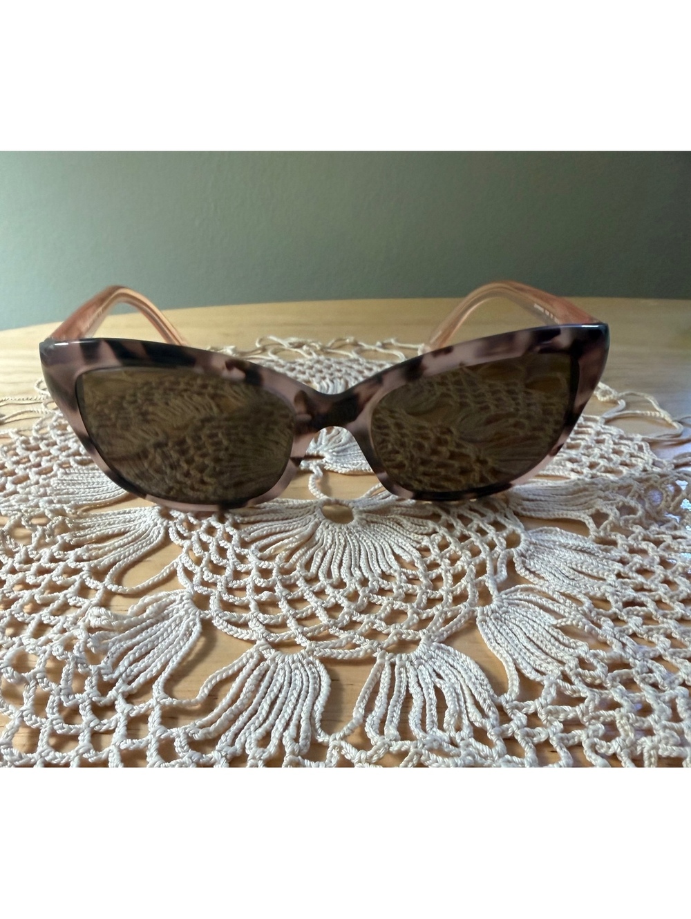 Kate Spade New York Cat Eye Sunglasses with Tortoise Frame and Pink Arms